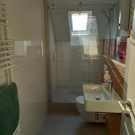 Elena Flat Maigloeckchen Centro Westfield Centro