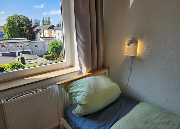 Elena Flat Maigloeckchen Centro Westfield Centro